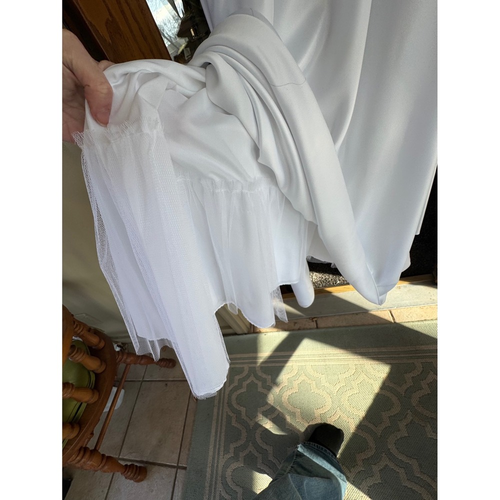 strapless satin white wedding gown from Essense of Australia with beading Size 8 - Picture 12 of 16